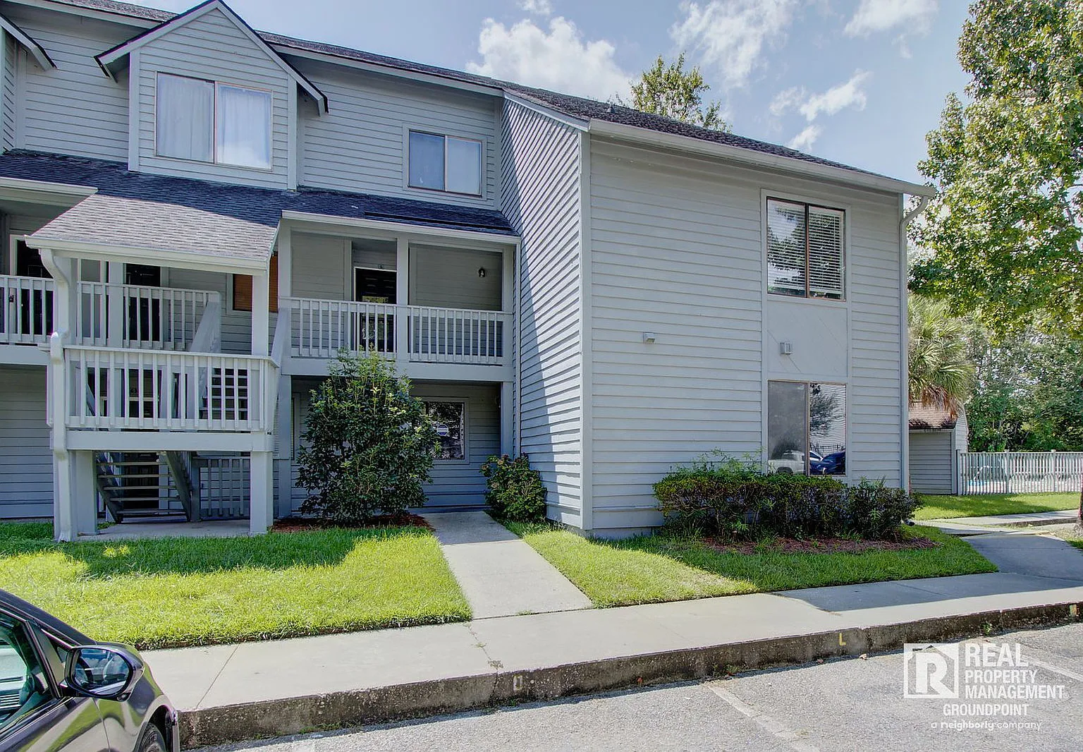 2 bed, 1.5 bath, 1082 sqft, $1,400 — Photo 2