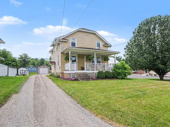 484 E Main St, Thompsontown, PA 17094
