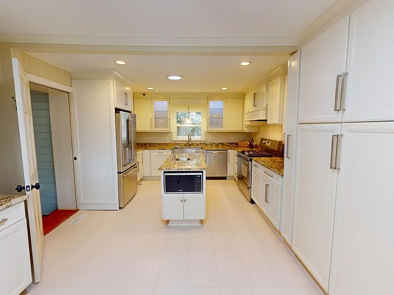 311 Junius St — Photo 13