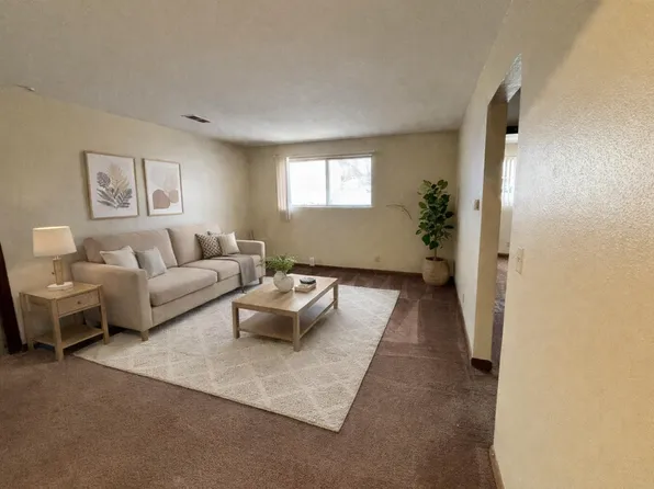 730 Russell Rd, 730 Russell Rd APT 1, Waterloo, IA 50701