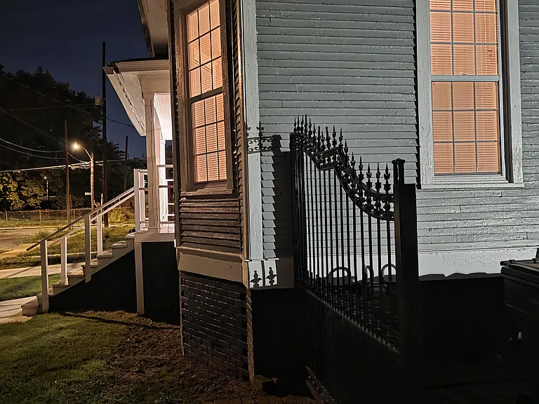 911 Polk Ave — Photo 35
