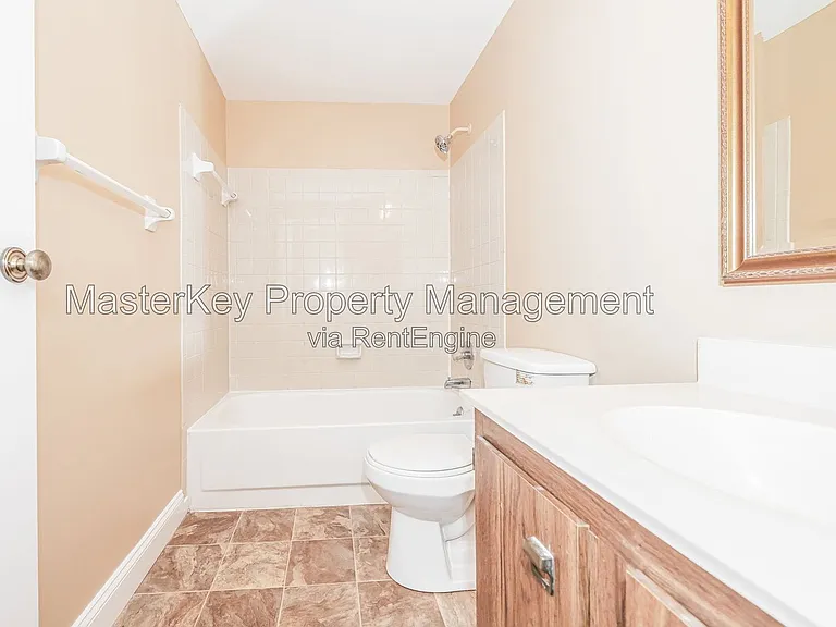 104 Castle Bay Ct — Photo 20