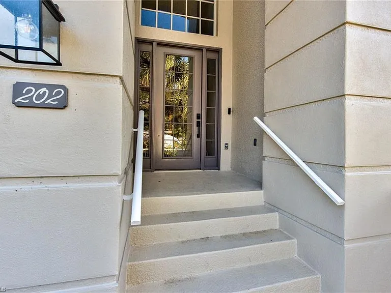 9657 Cypress Hammock Cir #202 — Photo 4