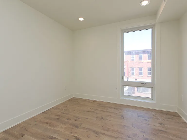 2431 Frankford Ave #4 — Photo 6