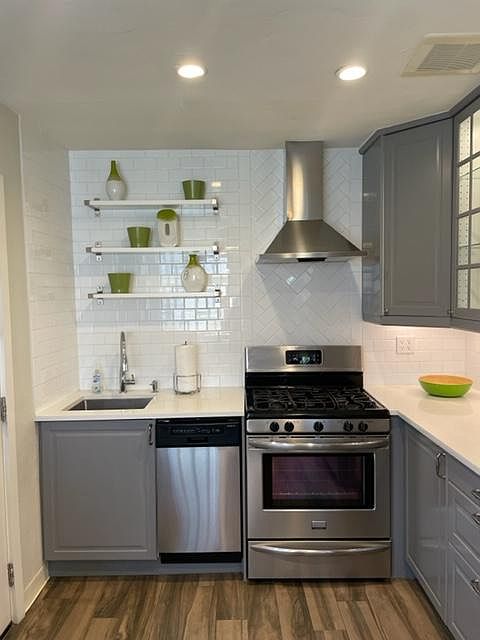 Gas Stove and Dishwasher