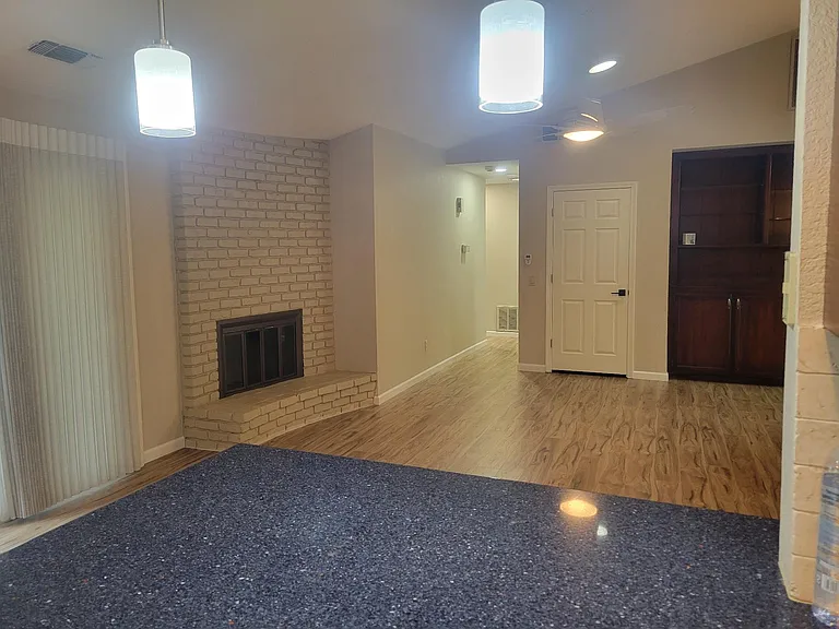 Hall to bedrooms