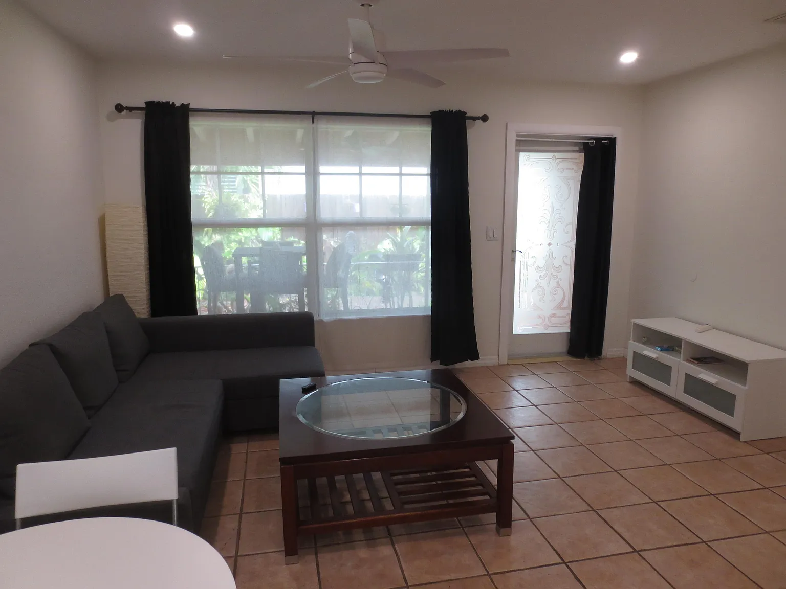 2 bed, 2.0 bath, 1915 sqft, $2,300 — Photo 4
