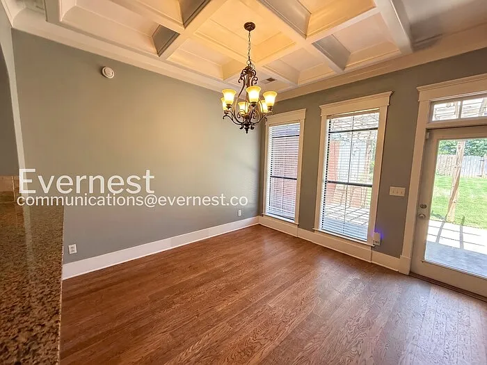 656 Flag Cir — Photo 9