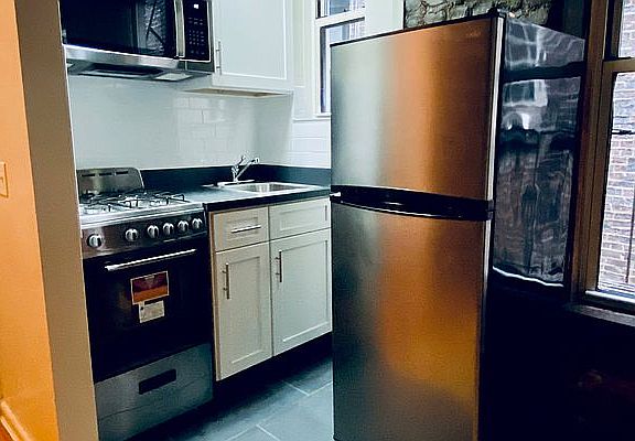 4th image of 429 W 46th St APT 3C