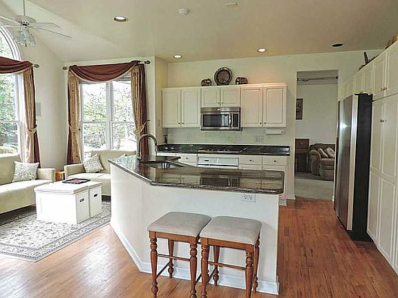 4th image of 1006 Timberwood Ct