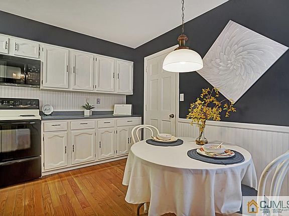 4th image of 52 Bayberry Dr