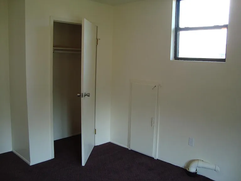 bdrm 1_closet