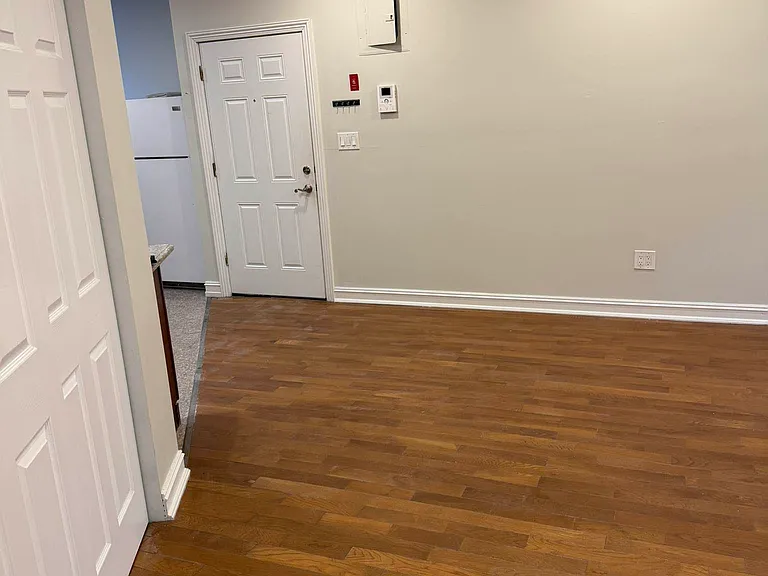 5645 Myrtle Ave #3A — Photo 22