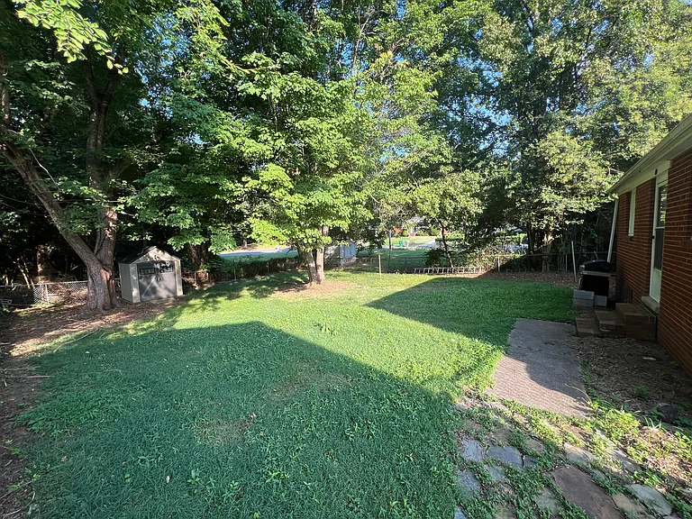4906 Charleston Dr — Photo 13
