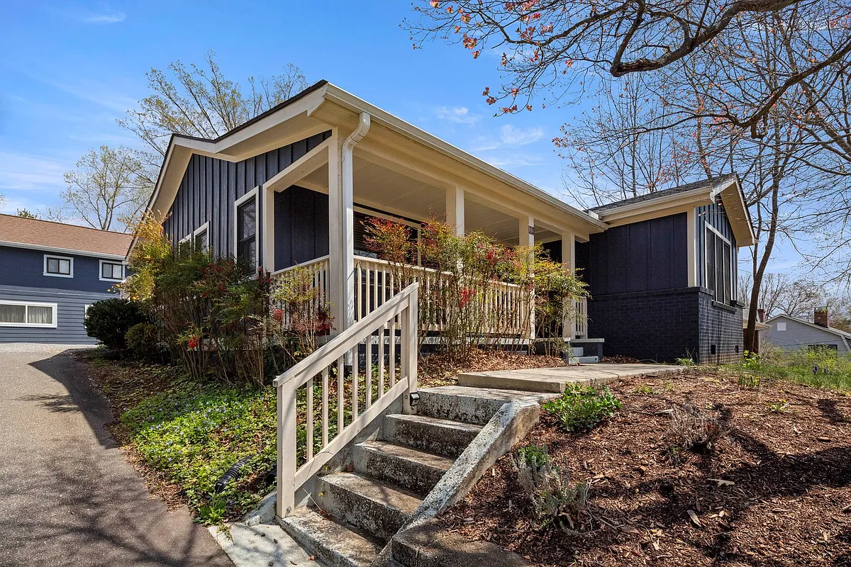 Building Photo - 70 Forest Hill Dr