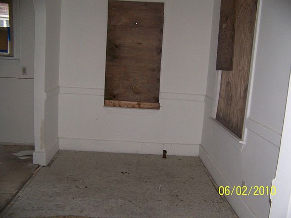 3rd image of 10904 Whitehill St