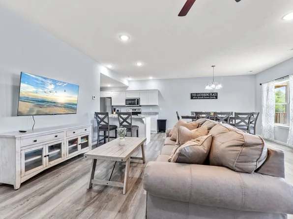 (undisclosed Address), Reeds Spring, MO 65737