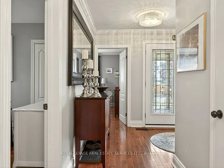 589 Arlington Blvd — Photo 13