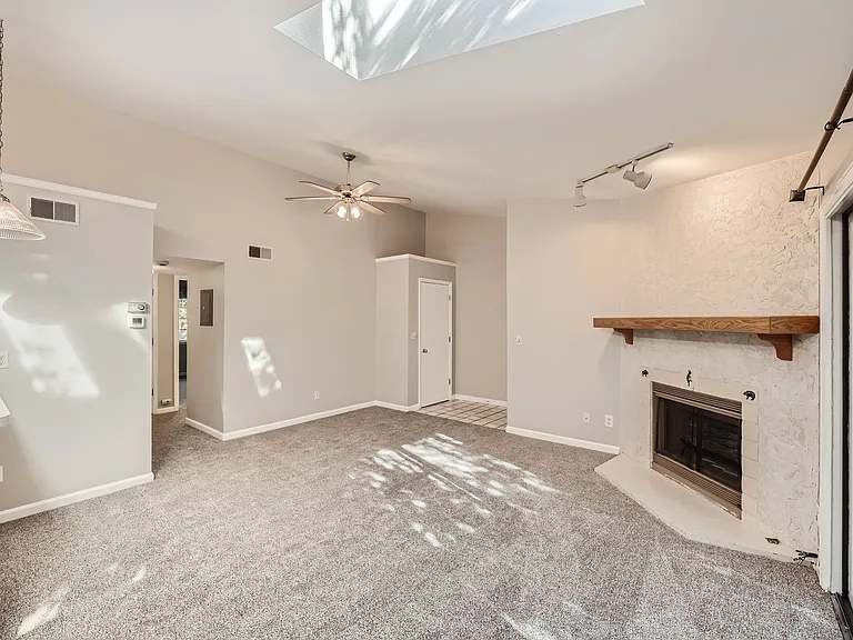 691 Canyon Dr — Photo 11