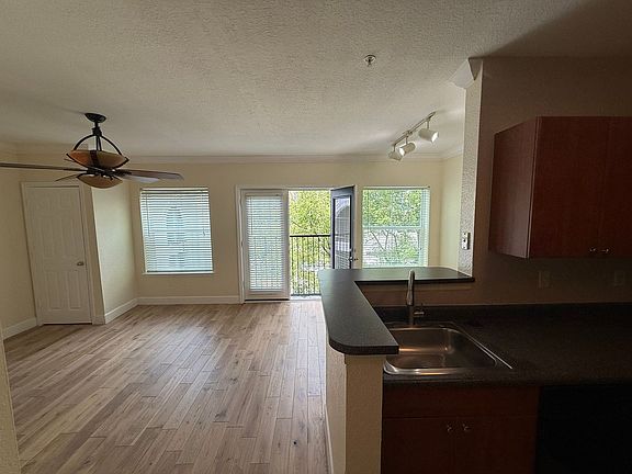 3rd image of 304 E South St Unit 5024