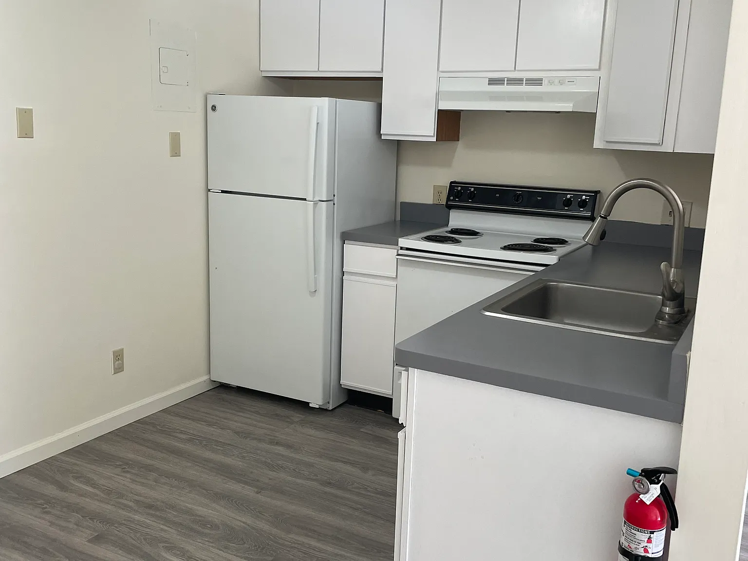 1 bed, 900 sqft, $1,345 — Photo 2