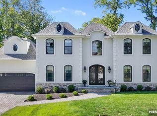 224 Concord Dr, Paramus, NJ 07652