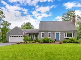 4 Hearthstone Rd, Westford, MA 01886