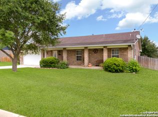 95 Windcrest, Floresville, TX 78114