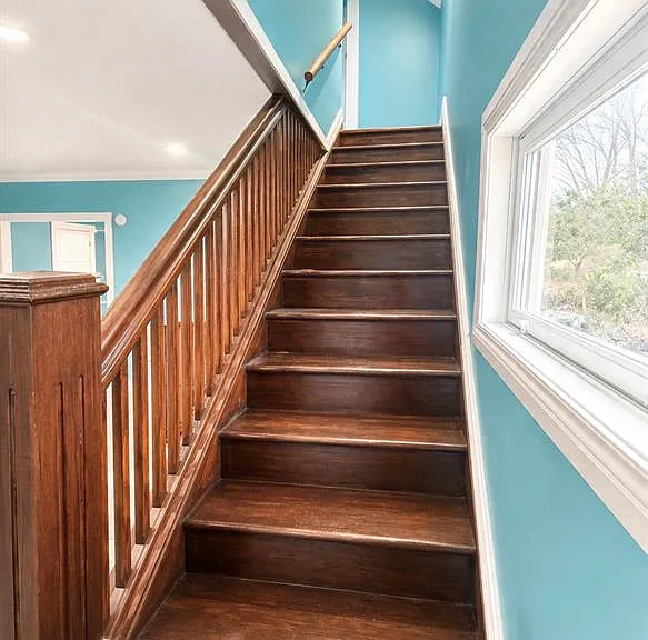 385 Whittemore St — Photo 4