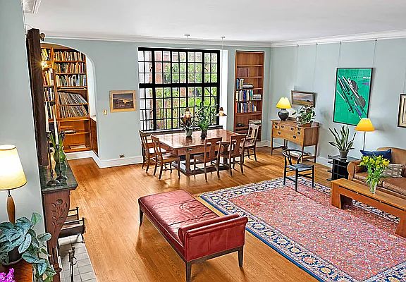2nd image of 33 Perry St