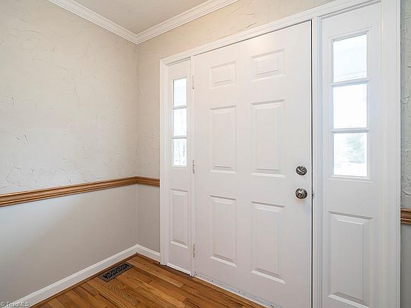 3rd image of 4608 Moutline Dr