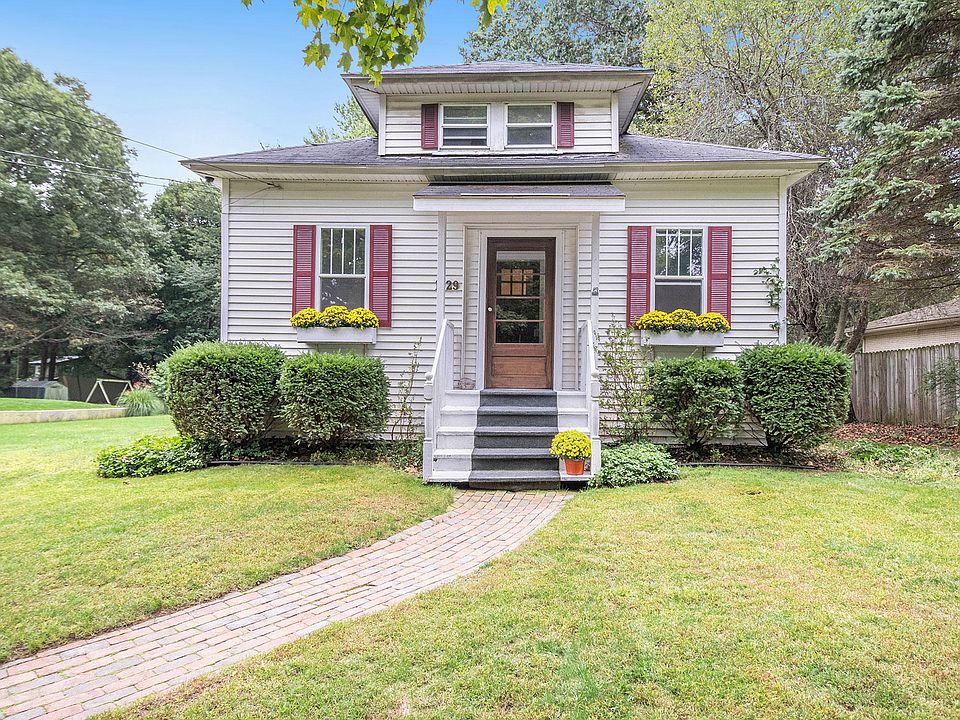 1st image of 1129 Parker Ave