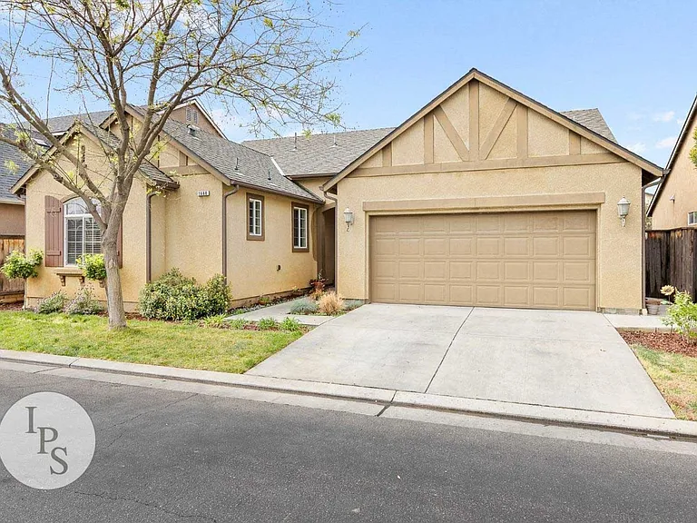 1668 N McPherson Ln — Photo 3