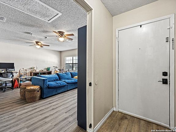 2nd image of 3827 Pipers Crest St