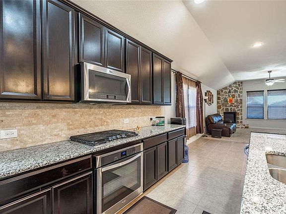 3rd image of 3712 Cameroon Ln