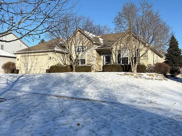 2106 Hazelwood Dr, McHenry, IL 60051