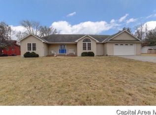 304 E Center St, Loami, IL 62661