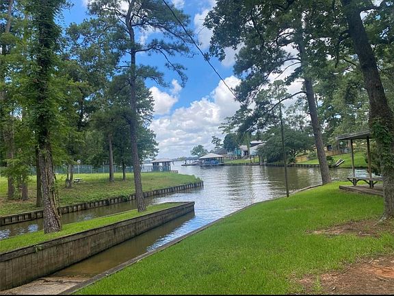5th image of 610 Elk Dr