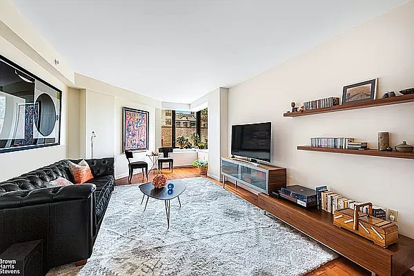 1st image of 386 Lenox Ave #4A