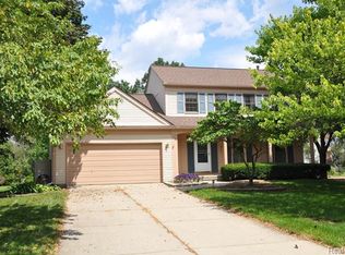35472 Fredericksburg Rd, Farmington Hills, MI 48331