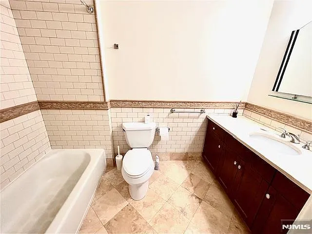 255 Laird Ave #6 — Photo 17