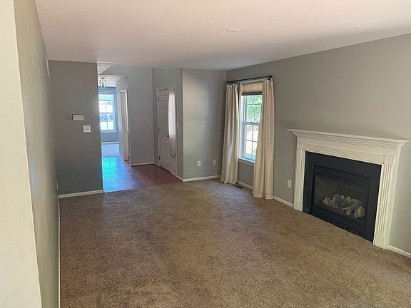 4th image of 223 Beckington Ct