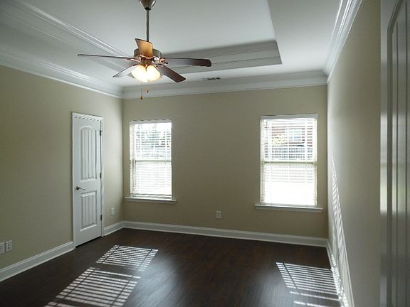 5th image of 303 Huntwood Dr
