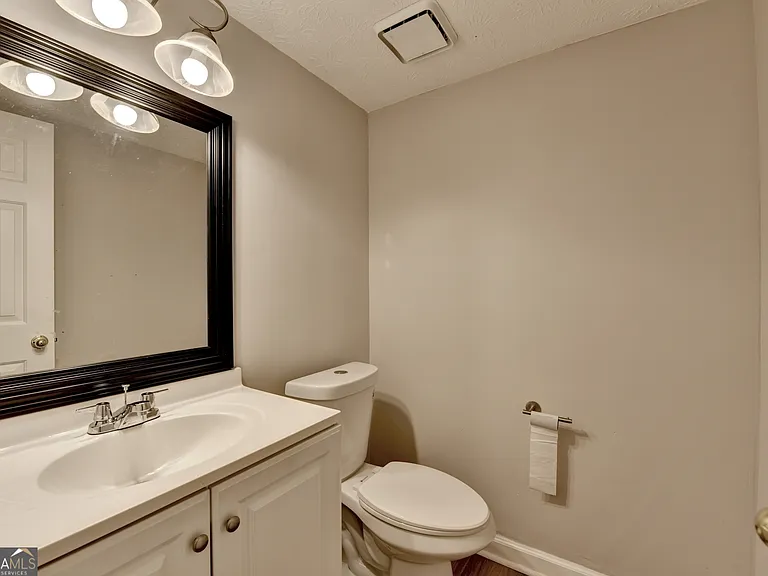 2115 Glynmoore Dr — Photo 29