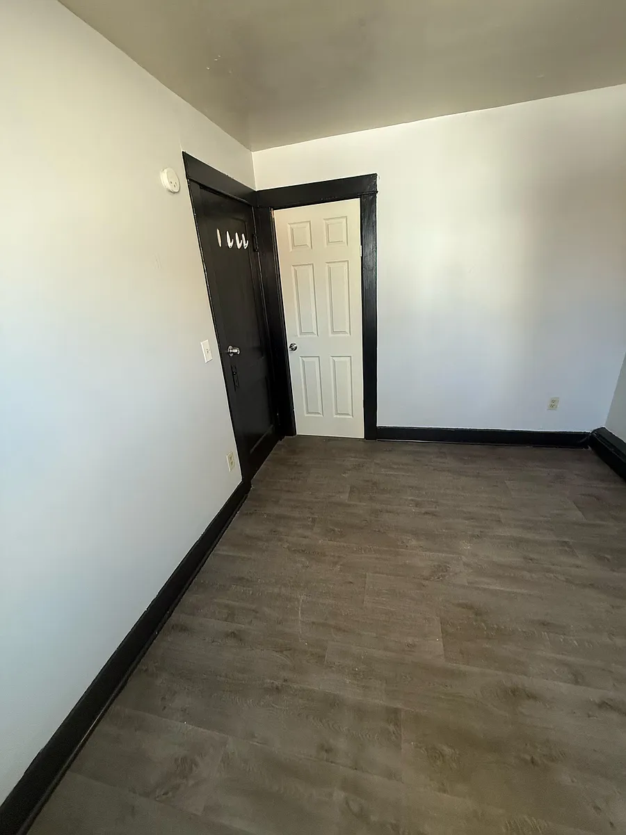 Building Photo - 510 Clinton Ave #2