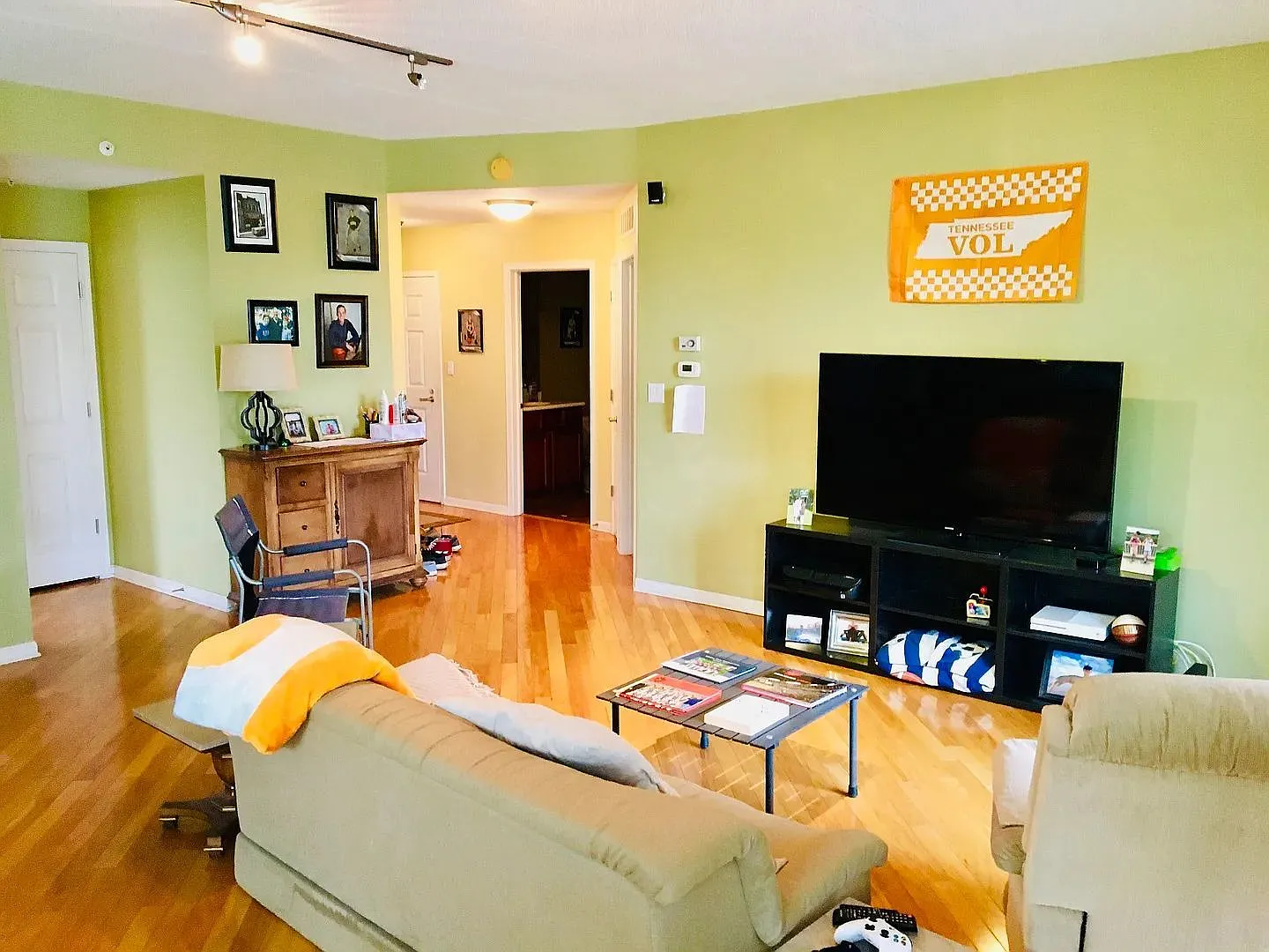 2 bed, 1560 sqft, $2,500 — Photo 3