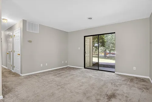1630 Oxford Rd Photo 1