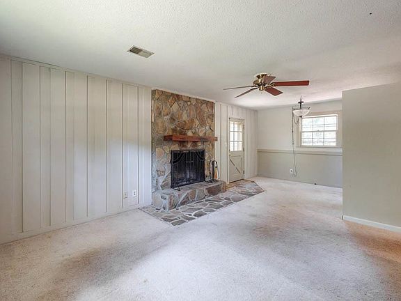 5th image of 23 Fawnwood Dr E