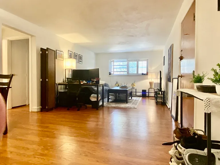 15 Commonwealth Ct #3 — Photo 2