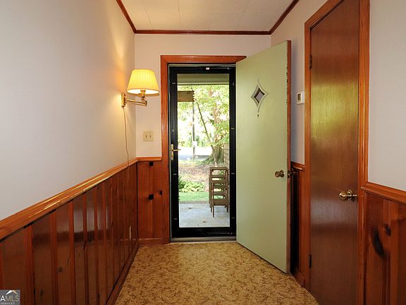 5th image of 3326 New Macland Rd